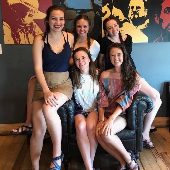 Meet your Posher, Stephanie - Picture 1 of 1